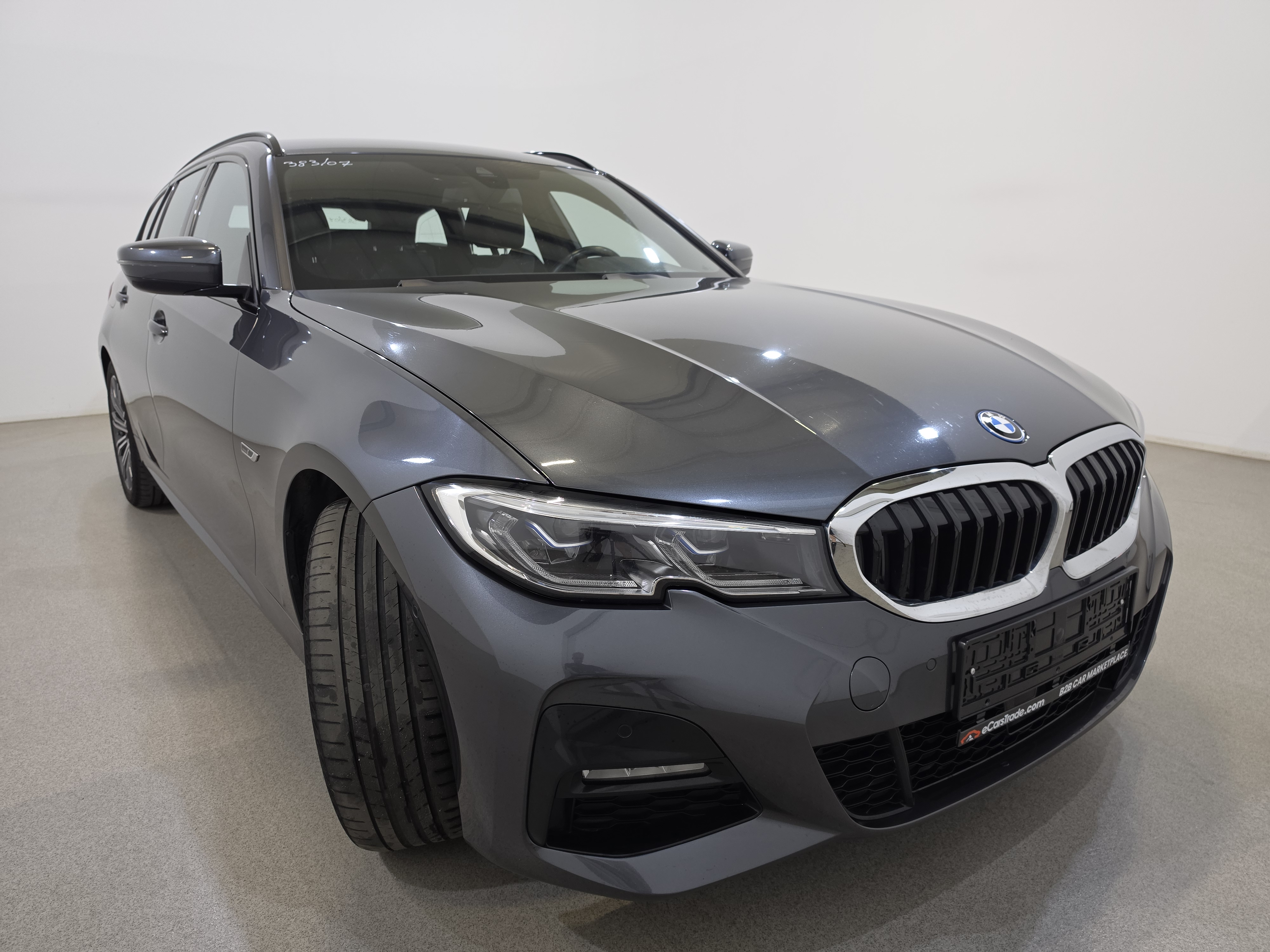 BMW 320e Plug-In Hybrid M-Sport 3