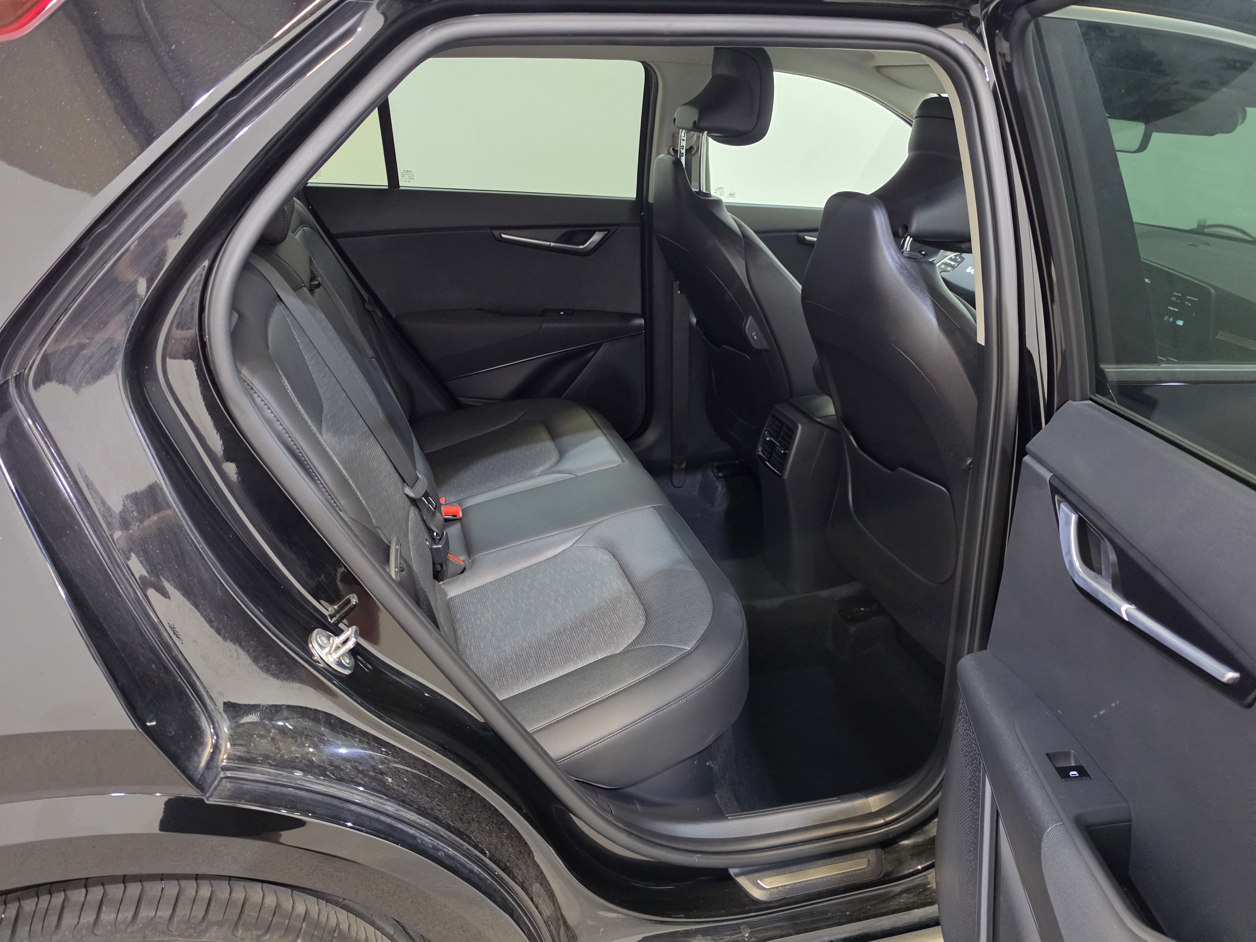 Kia Niro 1.6 GDI Hybrid Premium 13