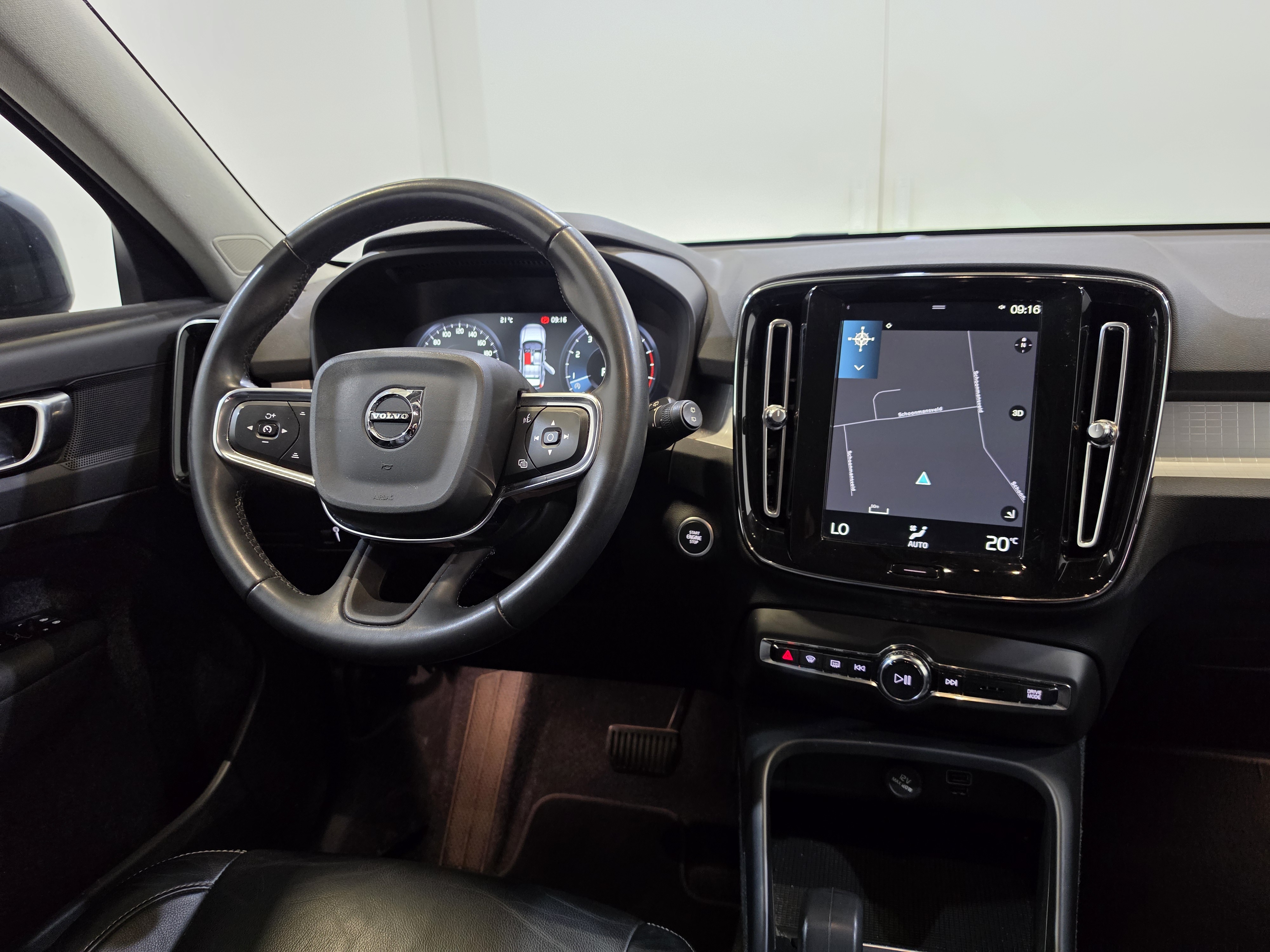 Volvo XC40 2.0 B4 AWD 9