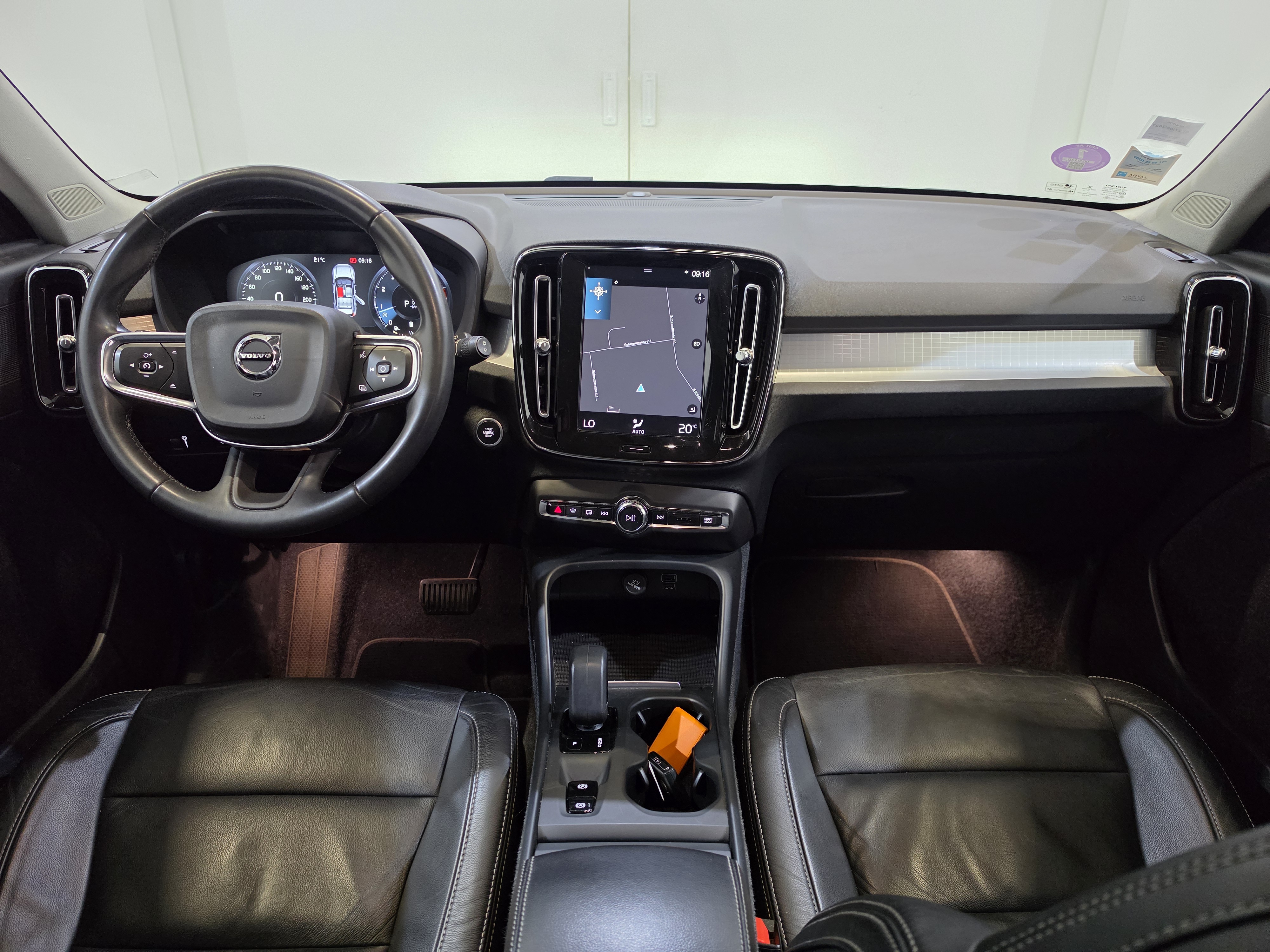 Volvo XC40 2.0 B4 AWD 8