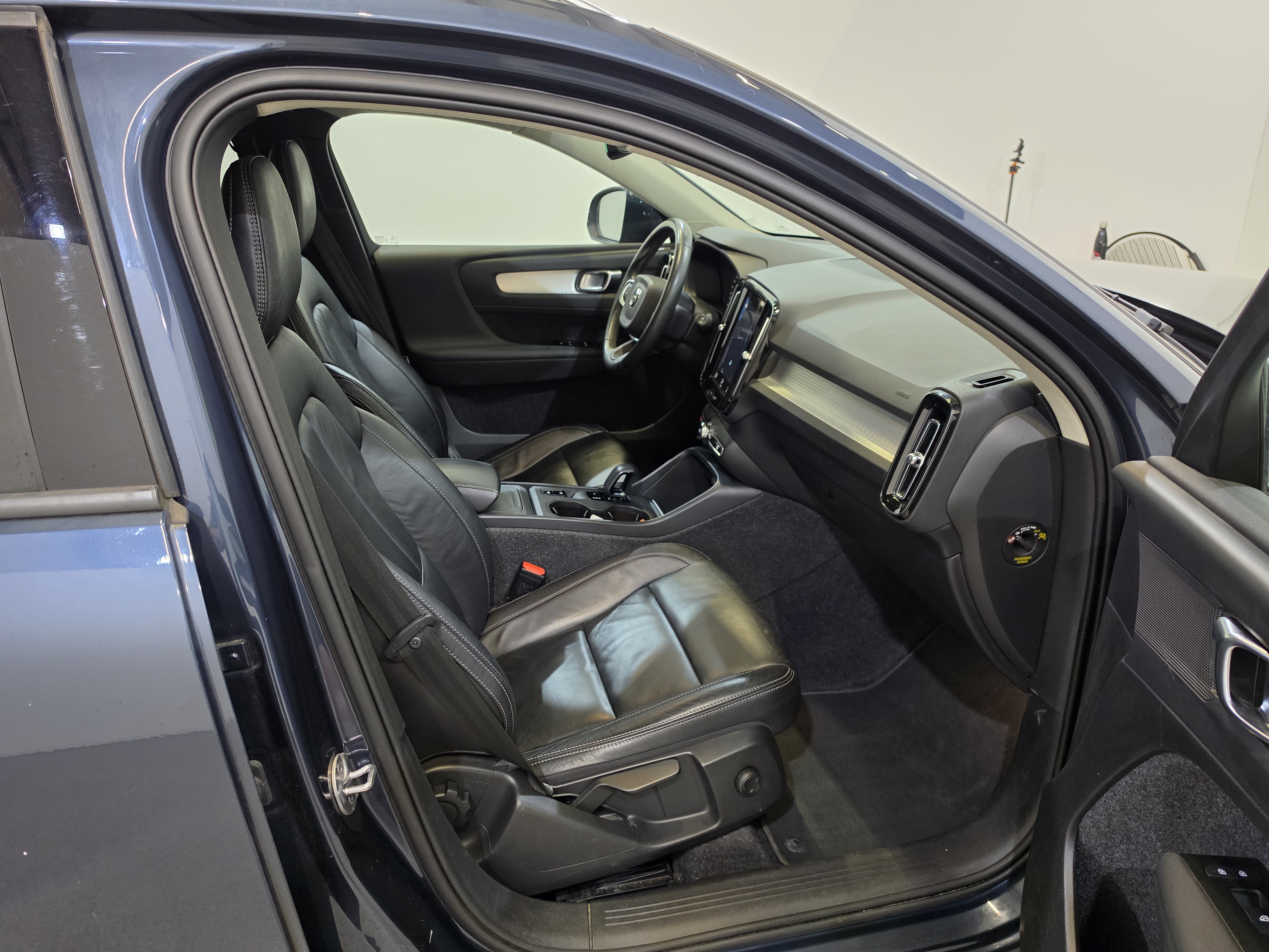 Volvo XC40 2.0 B4 AWD 11