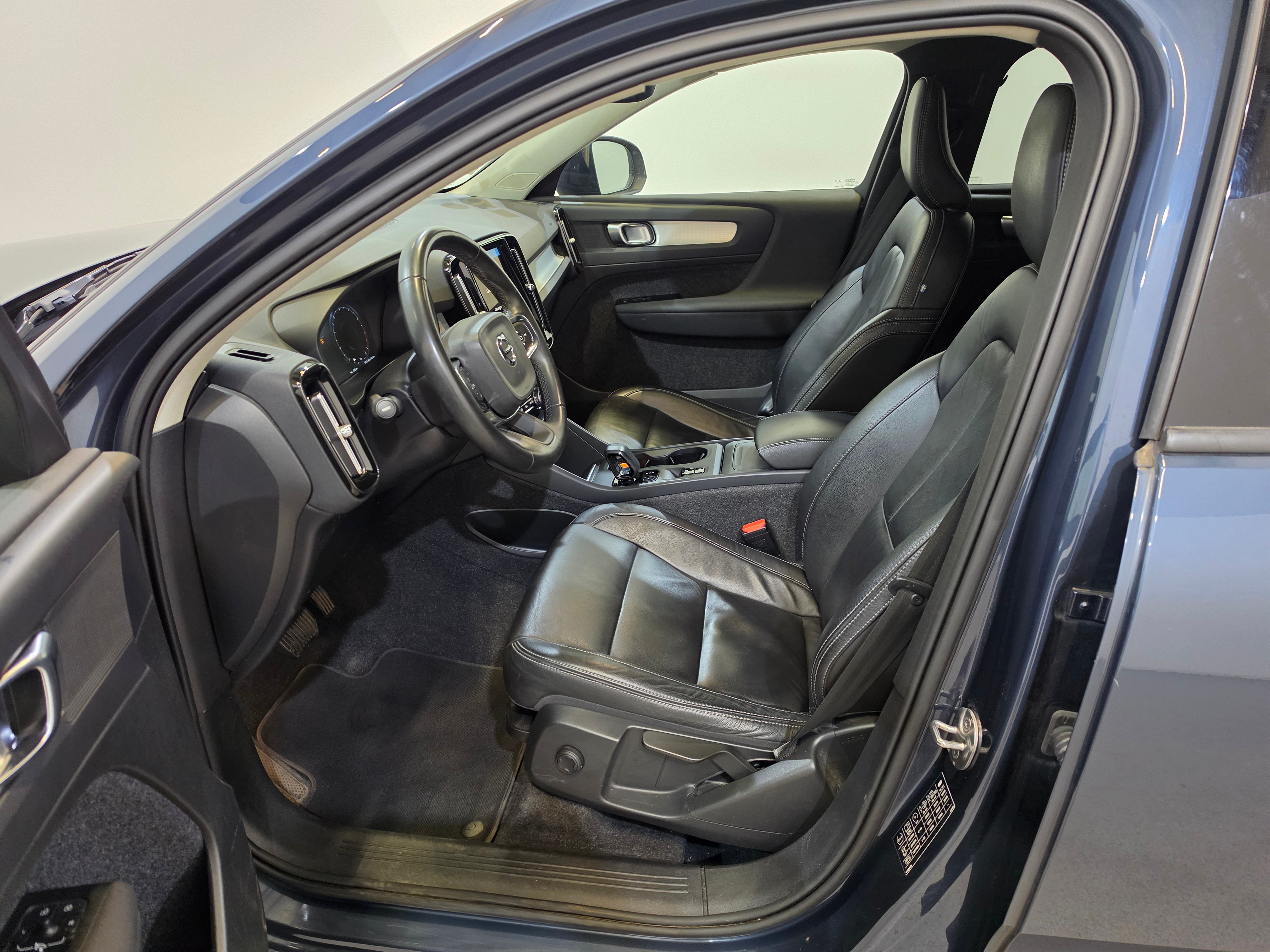 Volvo XC40 2.0 B4 AWD 7