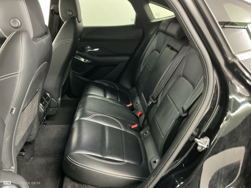 Jaguar E-Pace P300e Plug-In Hybrid R-Dynamic 8