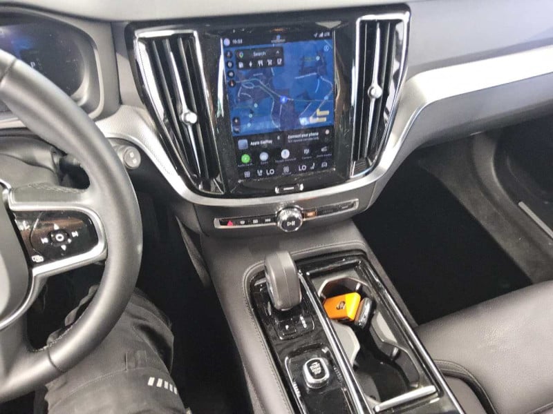 Volvo V60 2.0 T6 Plug-In Hybrid Plus Dark AWD 6
