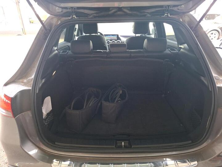 Mercedes GLA 250e Plug-In Hybrid 10
