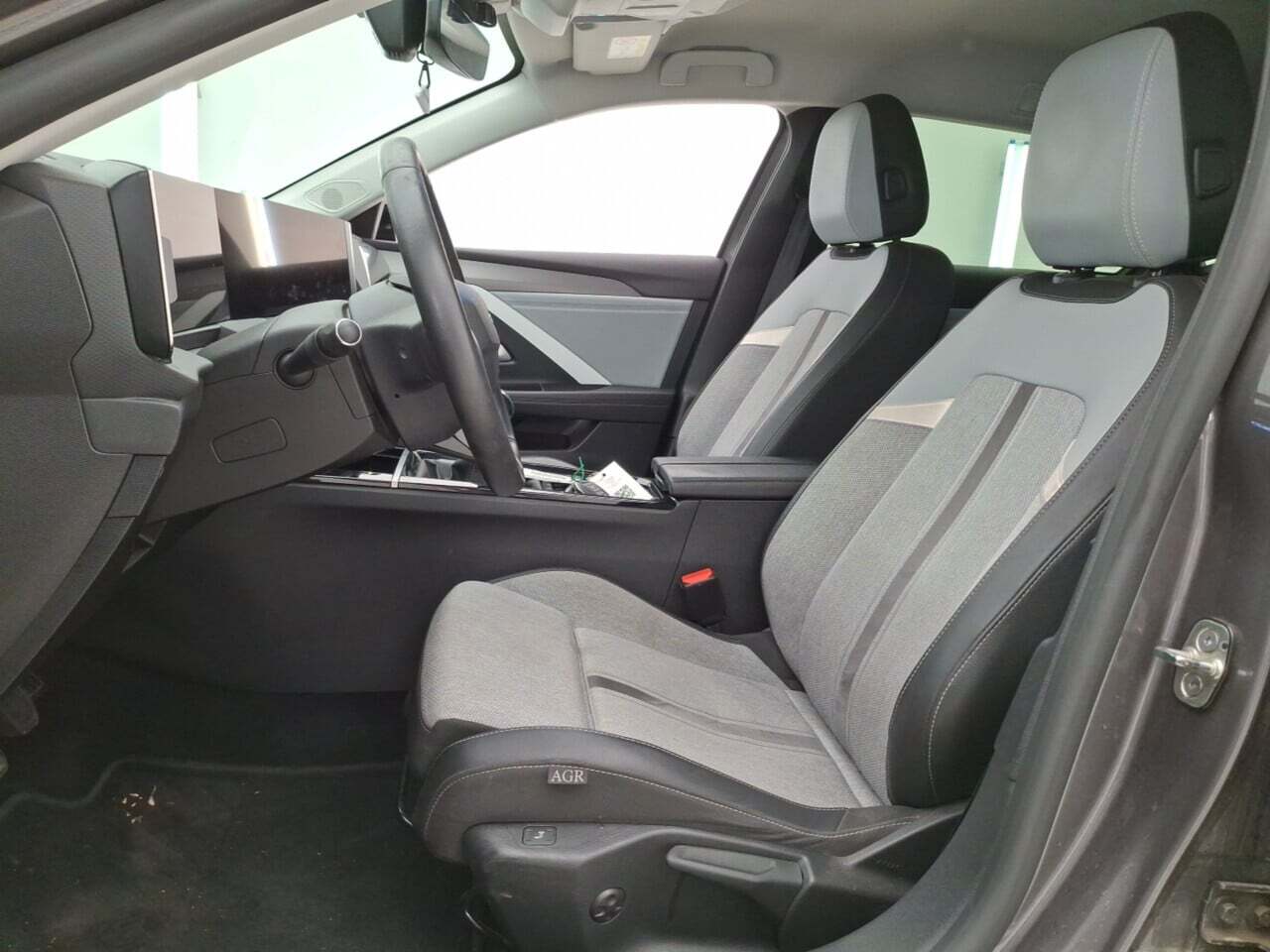Opel Astra 1.5 Turbo D Elegance 4