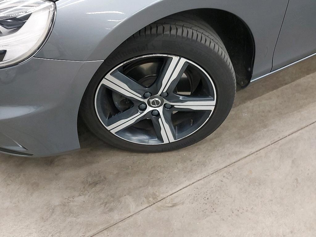 Volvo V40 2.0 T2 R-Design 27