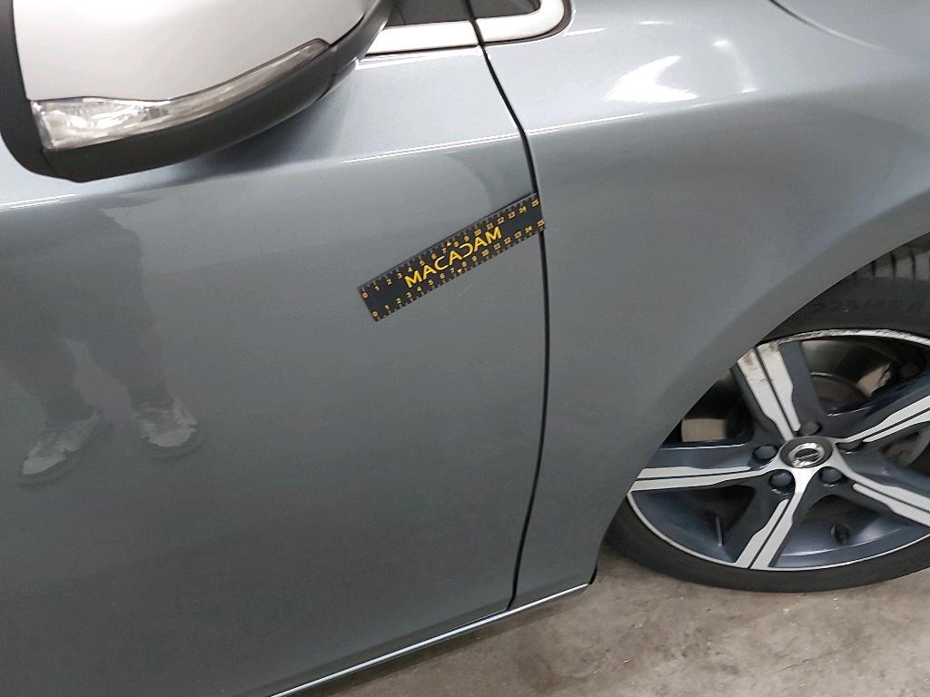 Volvo V40 2.0 T2 R-Design 25