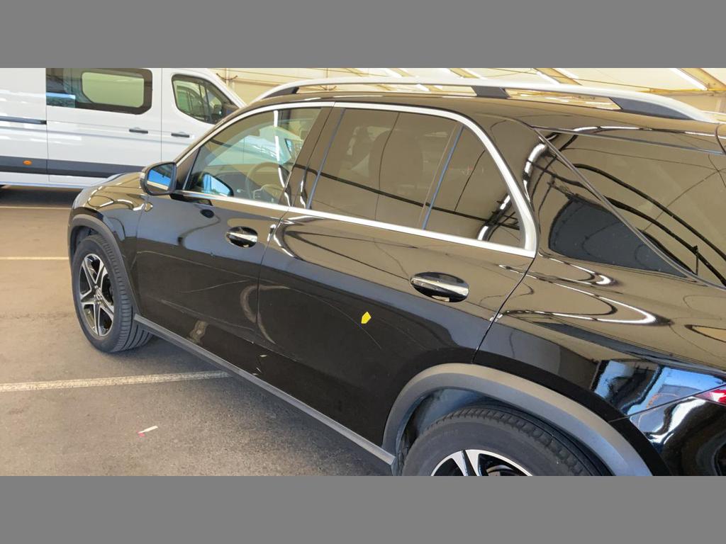 Mercedes-Benz GLE 300d 4Matic 25