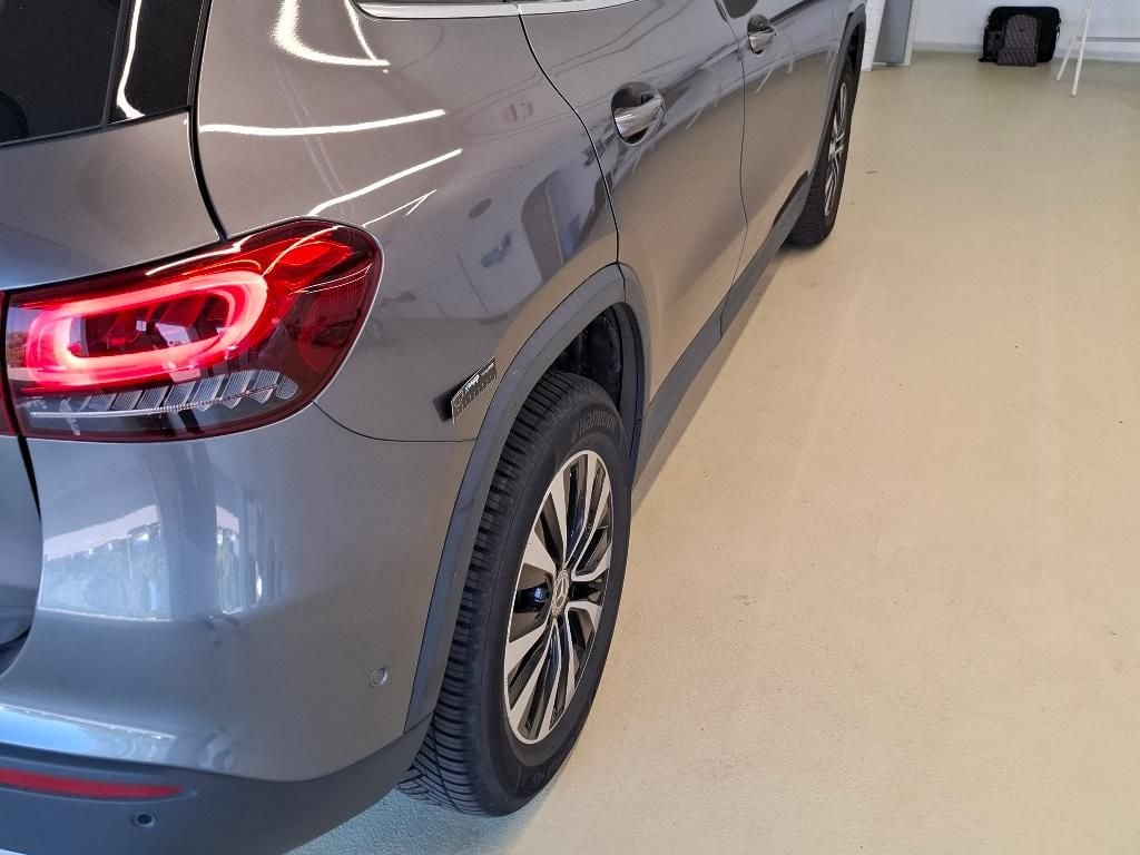 Mercedes-Benz GLA 200d 27