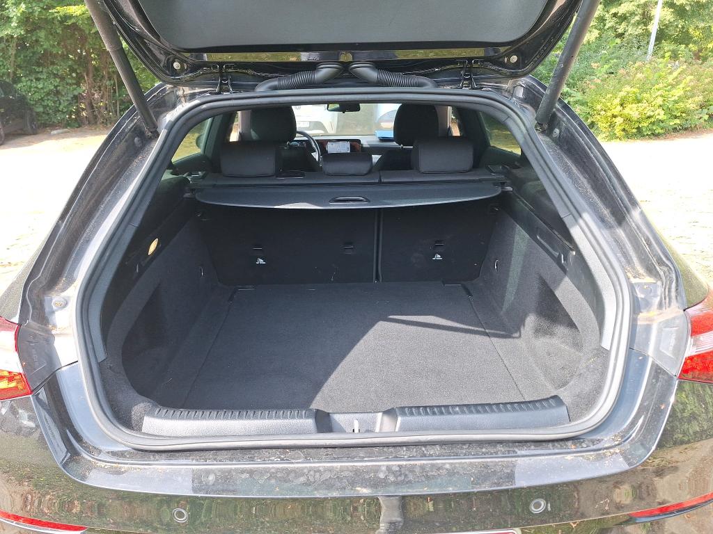 Mercedes-Benz CLA 180 d Shooting Brake 6