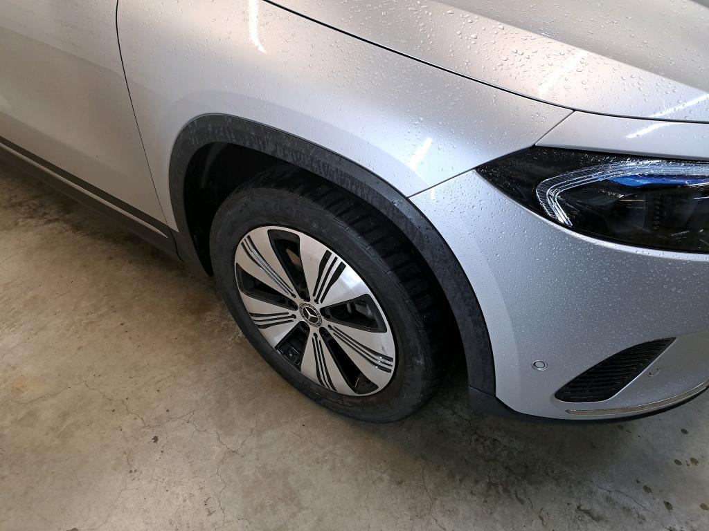 Mercedes-Benz EQA 250 32