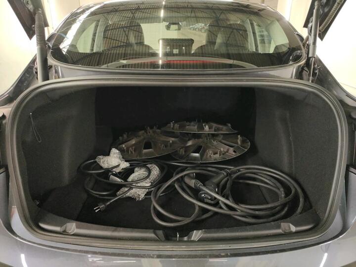 Tesla Model 3 Long Range Dual Motor AWD 8