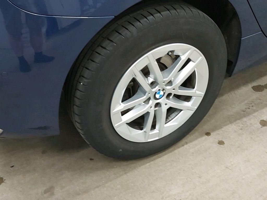 BMW 218i Active Tourer 26