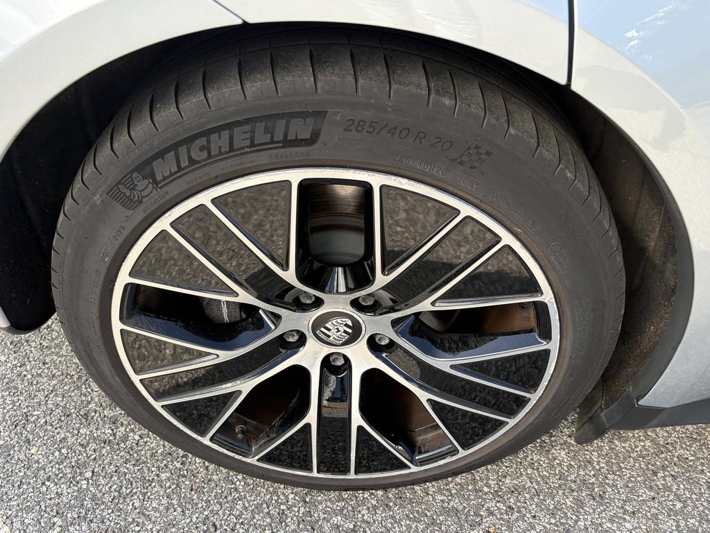 Porsche Taycan 20