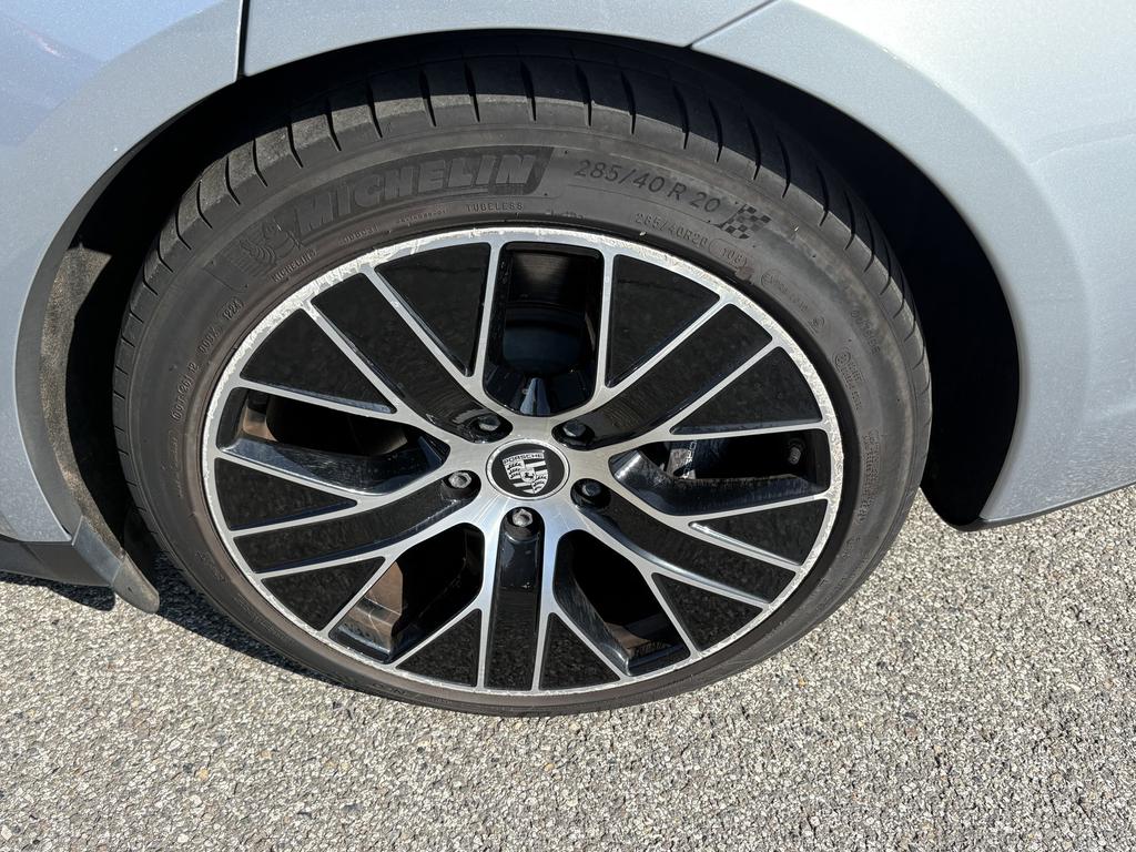 Porsche Taycan 21