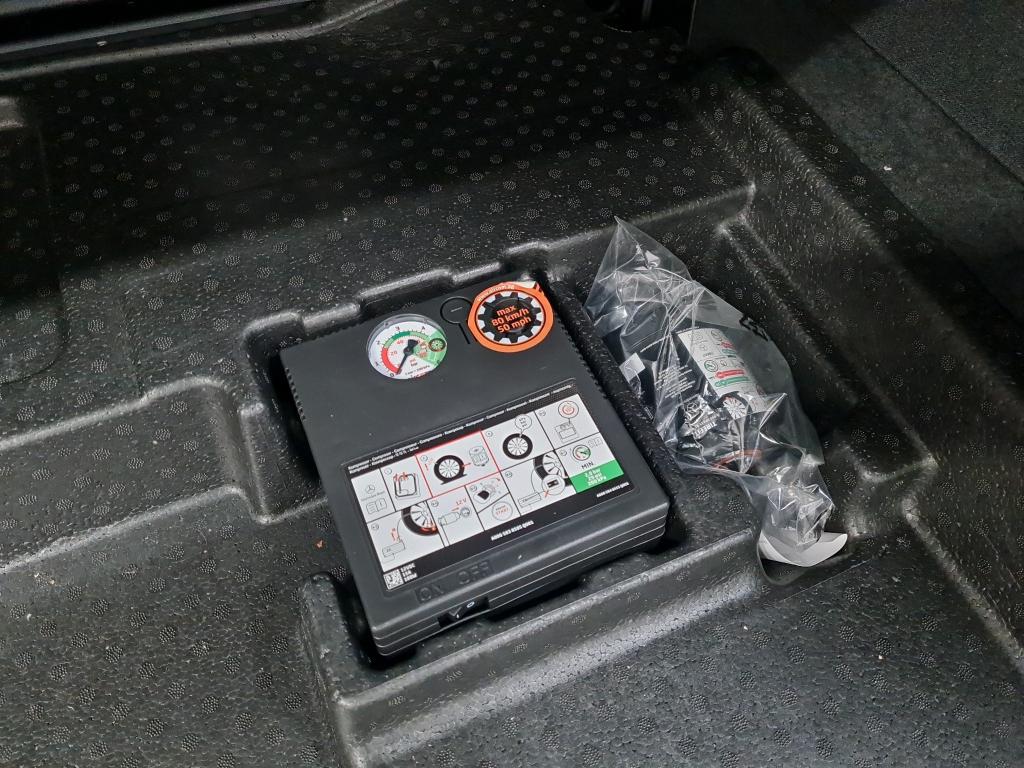 Mercedes-Benz EQB 250 8