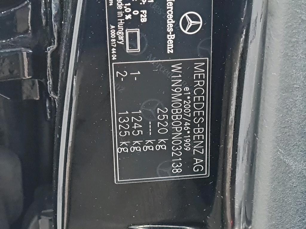 Mercedes-Benz EQB 250 13