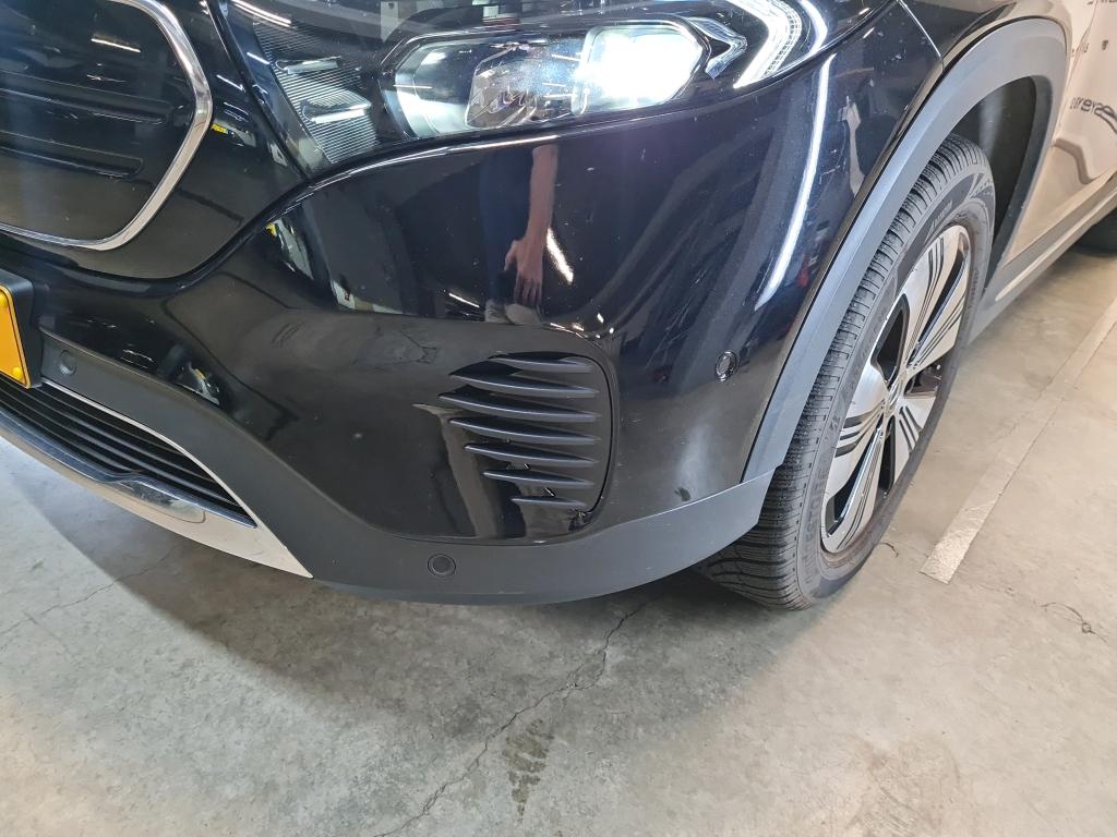 Mercedes-Benz EQB 250 14