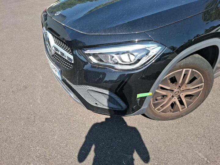 Mercedes-Benz GLA 200 d 17
