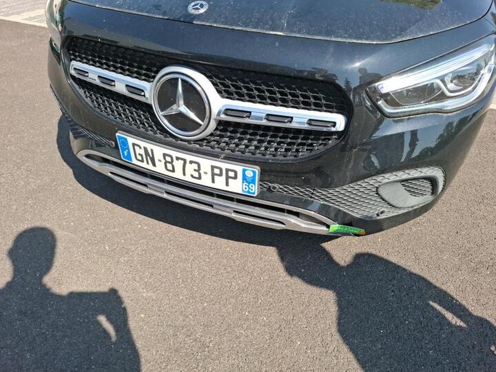 Mercedes-Benz GLA 200 d 14