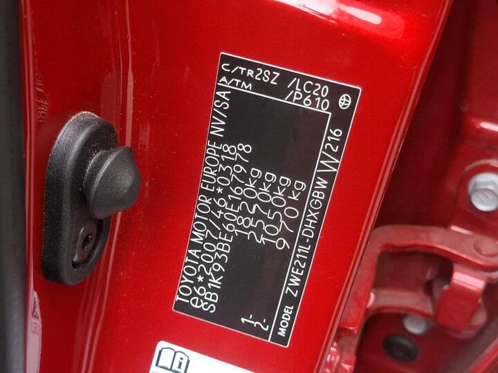Toyota Corolla 1.8 e-CVT Hybrid Collection 12
