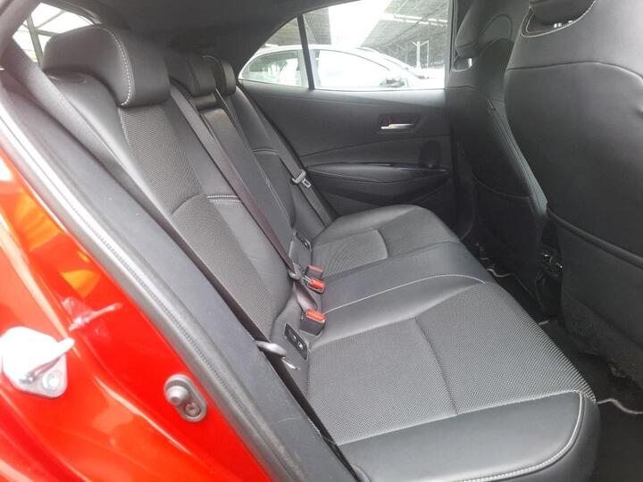 Toyota Corolla 1.8 e-CVT Hybrid Collection 8