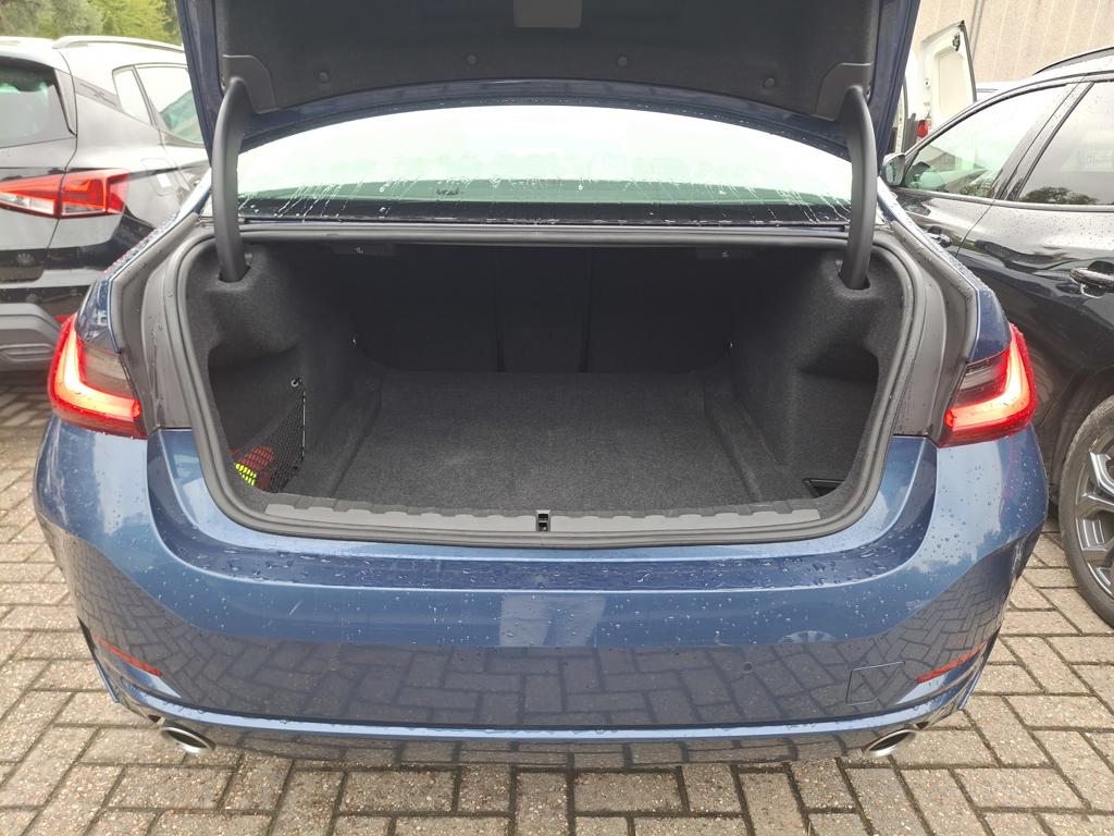 BMW 318i 12