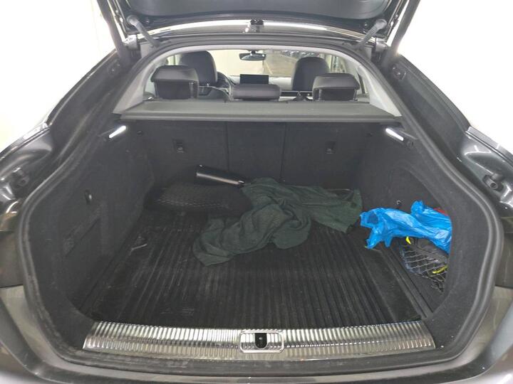 Audi A5 SB 2.0 30 TDI S-Line Ext. Aut. 8