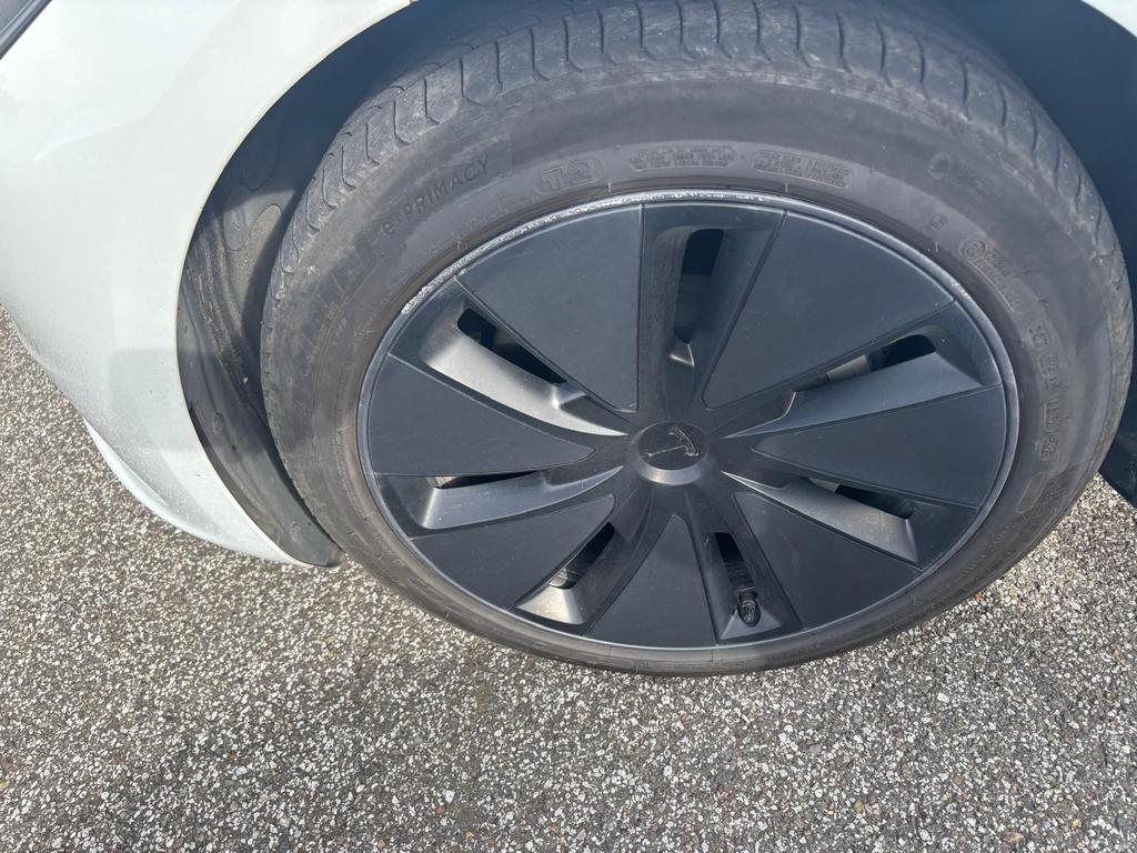 Tesla Model 3 Long Range Dual Motor AWD 20