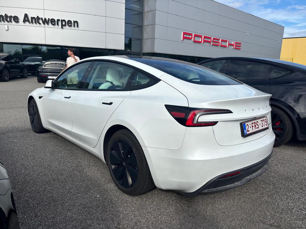 Tesla Model 3 Long Range Dual Motor AWD 4