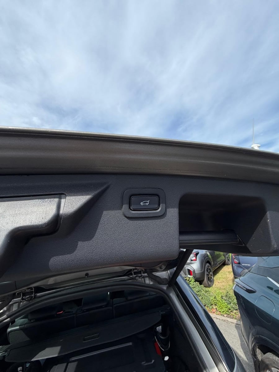 Land Rover Discovery 2.0 P200 Mild-Hybrid 4WD Automático 10