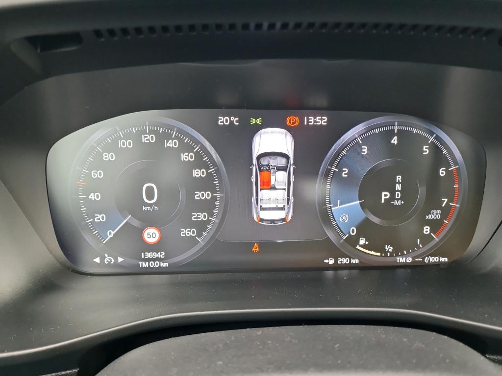 Volvo XC40 1.5 T2 Facelift Momentum Pro 8