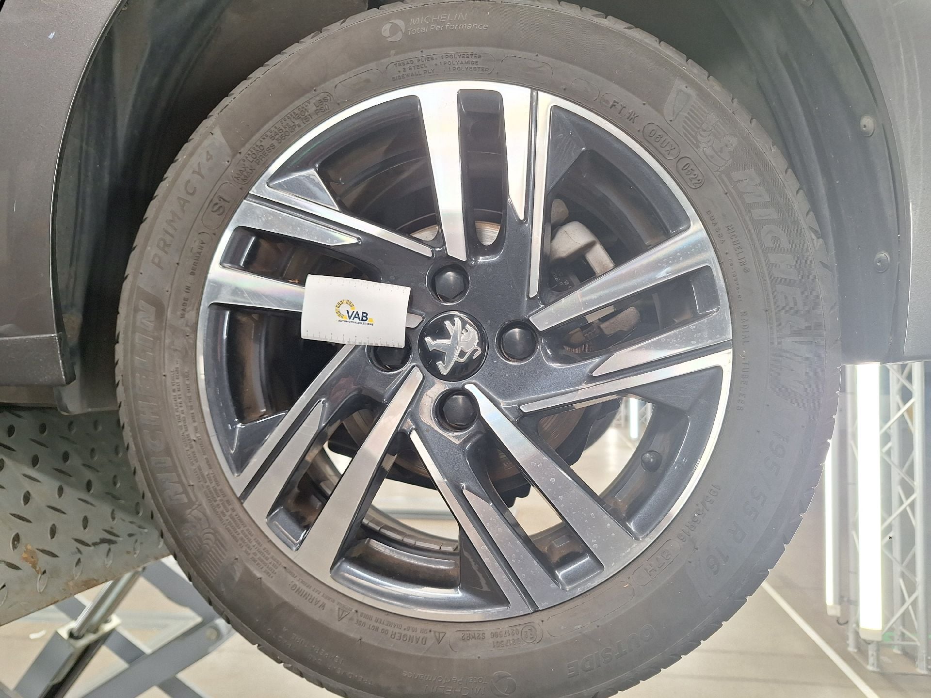Peugeot 208 1.5 BlueHDi Allure 33