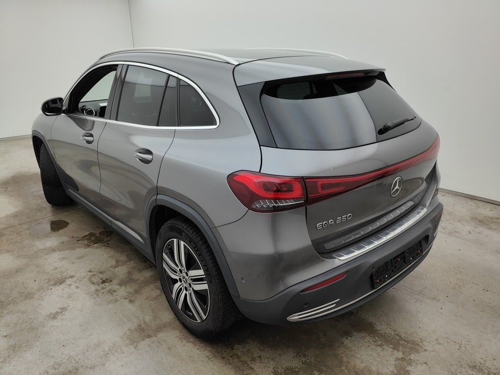Mercedes EQA 250 4