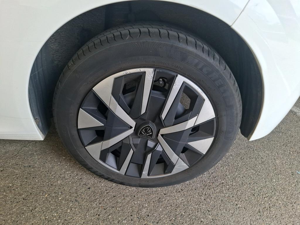 Peugeot 208 1.2 PureTech 100 29