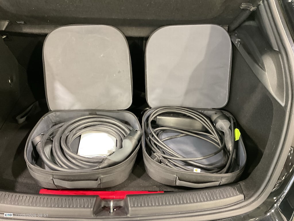 Mercedes-Benz A 250e Plug-In Hybrid 11