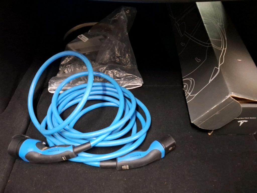 Tesla Model 3 Long Range Dual Motor AWD 42