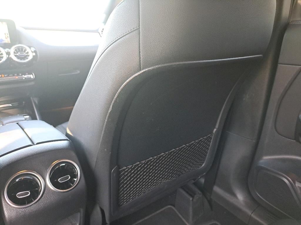 Mercedes-Benz GLA 250e Plug-In Hybrid 33