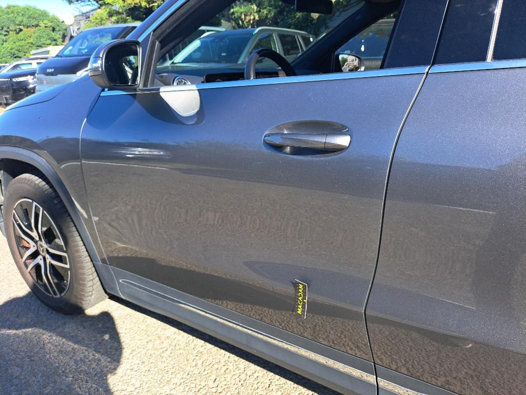 Mercedes-Benz GLA 250e Plug-In Hybrid 11