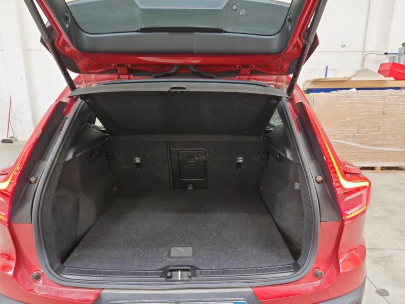 Volvo XC40 1.5 T4 Plug-In Hybrid Inscription 10