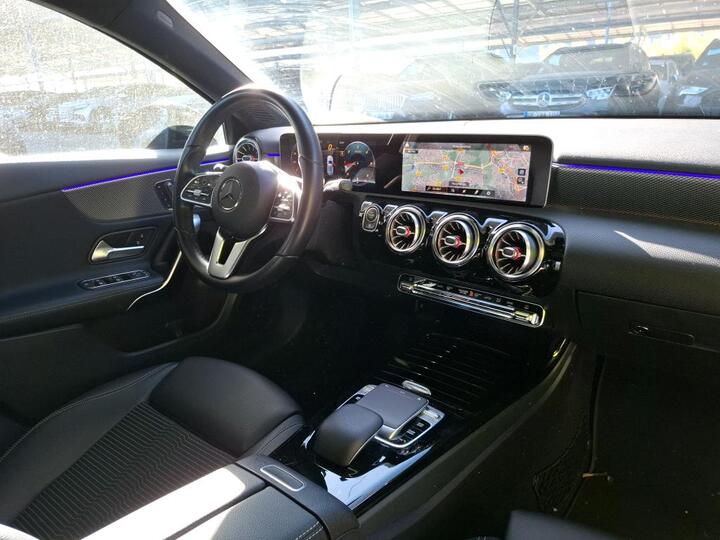 Mercedes-Benz A 180 d Progressive 7G-DCT 5