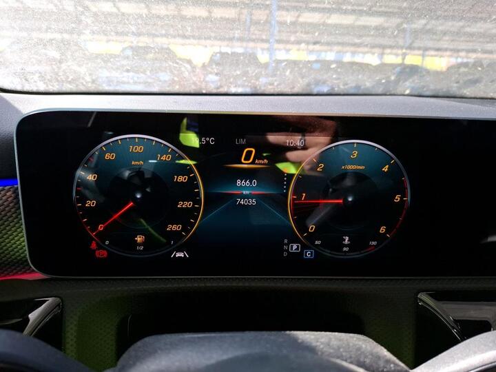 Mercedes-Benz A 180 d Progressive 7G-DCT 11