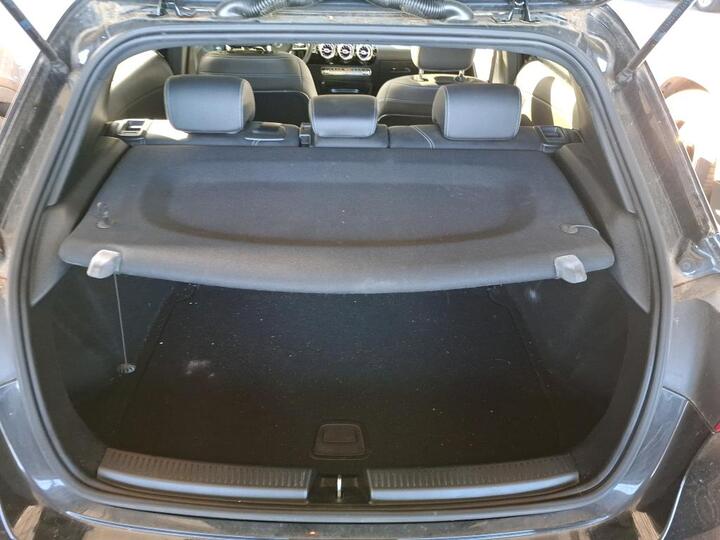 Mercedes-Benz A 180 d Progressive 7G-DCT 9