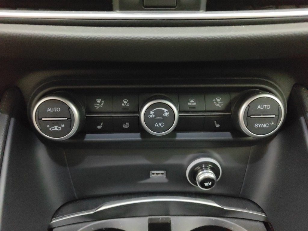 Alfa Romeo Stelvio 2.2 MJD 190 Aut. AWD 14