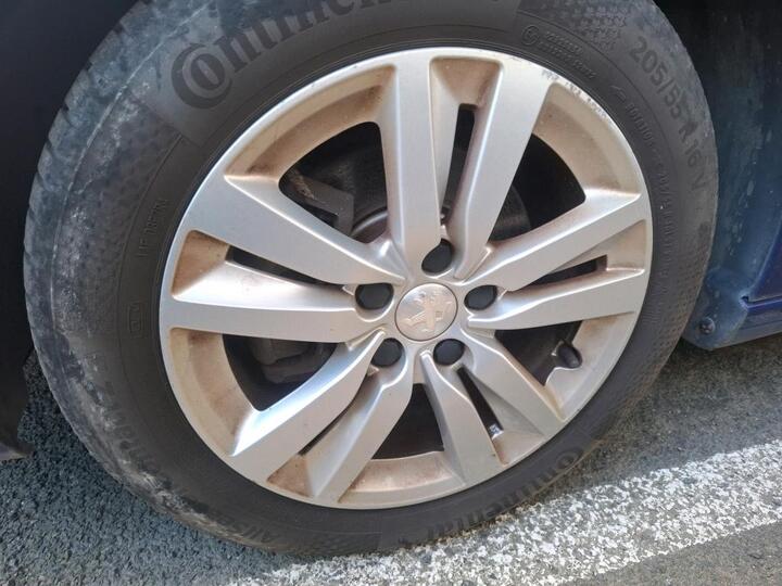 Peugeot 308 SW 1.5 BlueHDi Active Business EAT8 32