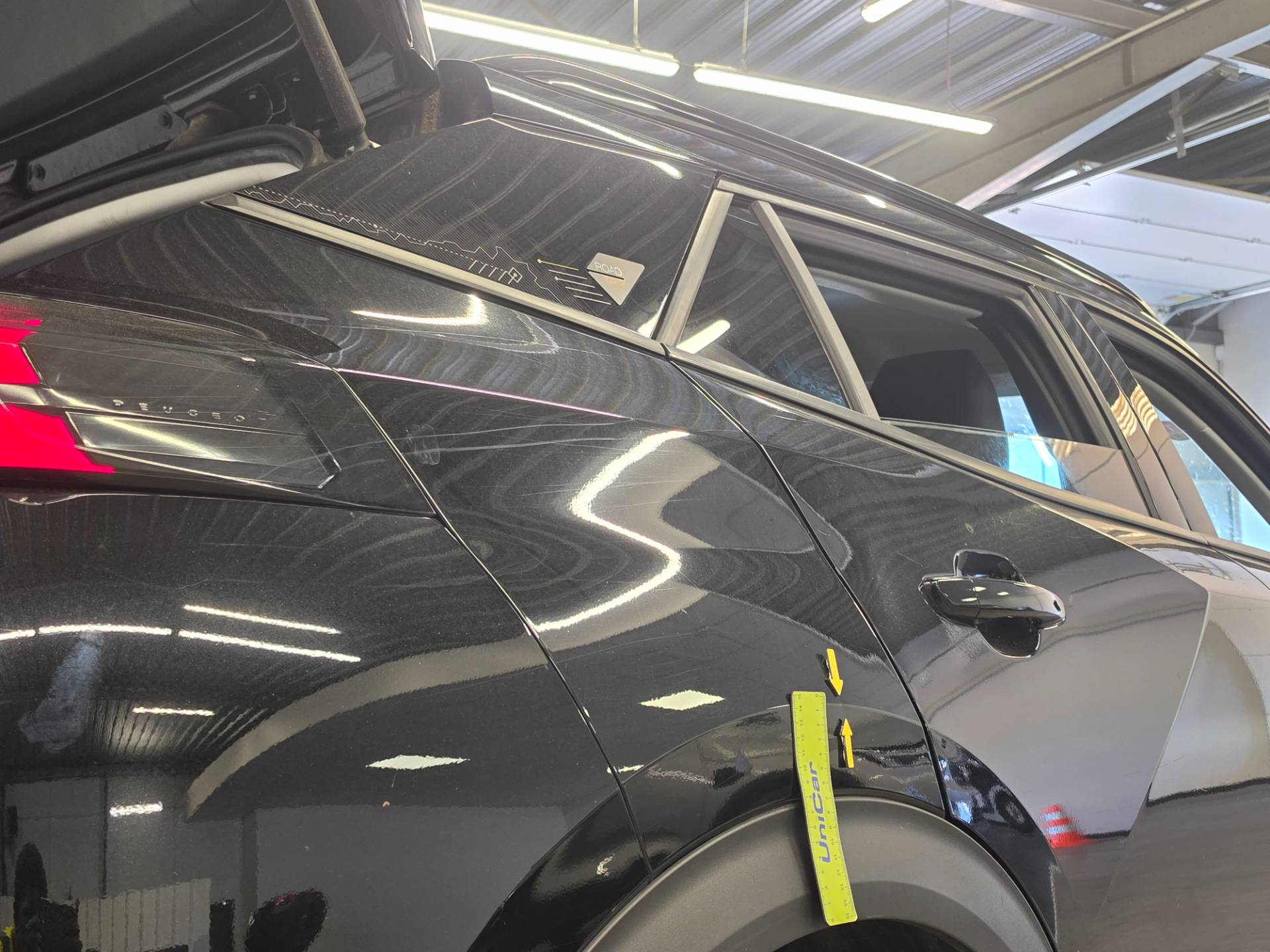 Peugeot 2008 1.2 PureTech 130 Roadtrip EAT8 26