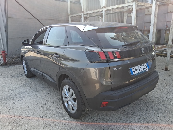 Peugeot 3008 1.2 PureTech EAT8 4