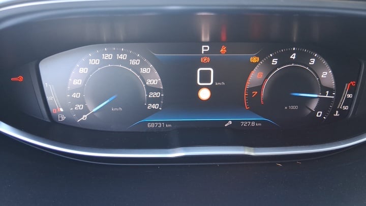 Peugeot 3008 1.2 PureTech EAT8 10
