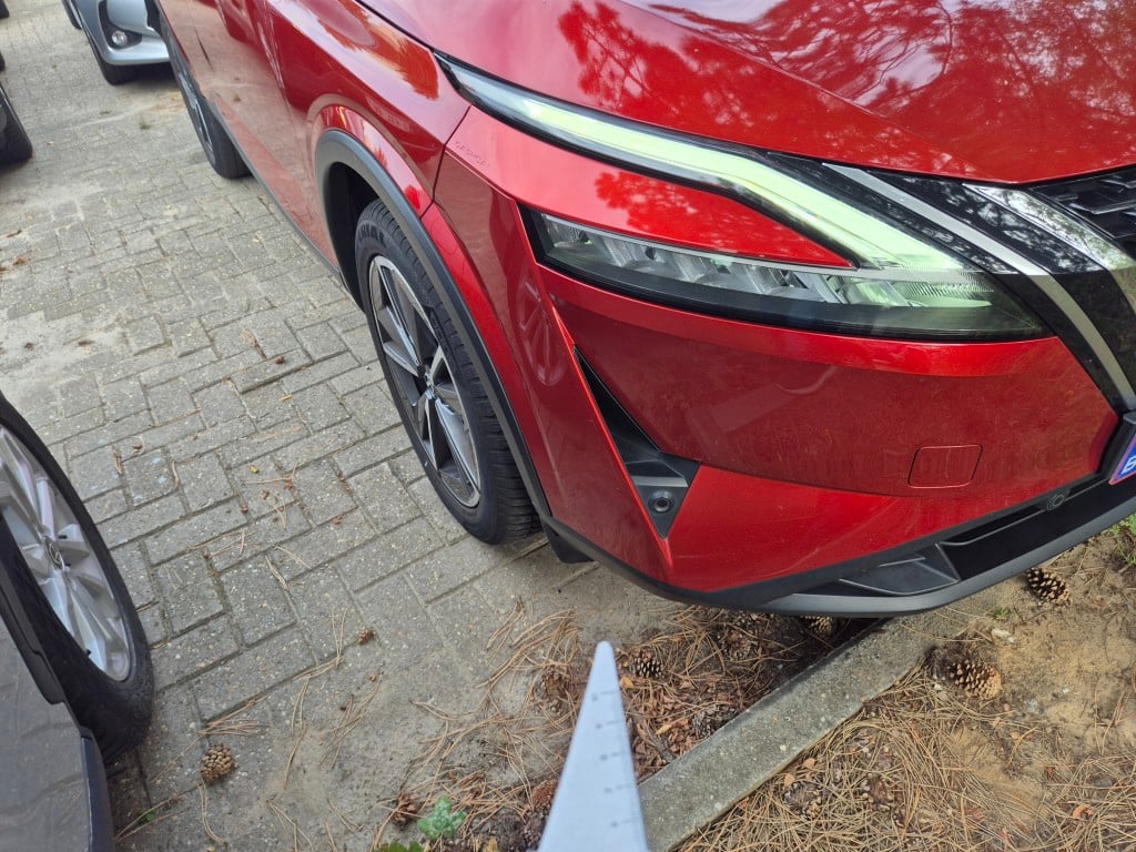 Nissan Qashqai 1.3 DIG-T Mild-Hybrid Tekna Automático 35